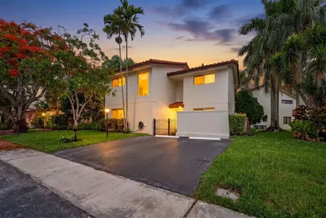 704 SW 89th Avenue Plantation FL 33324