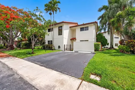 704 SW 89th Avenue Plantation FL 33324