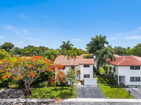 704 SW 89th Avenue Plantation FL 33324