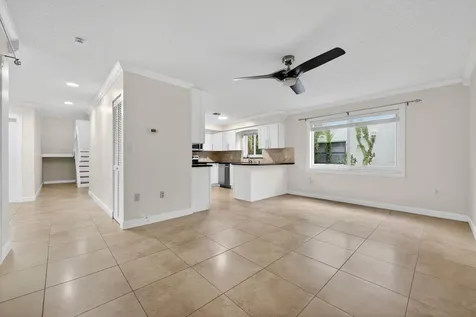 704 SW 89th Avenue Plantation FL 33324