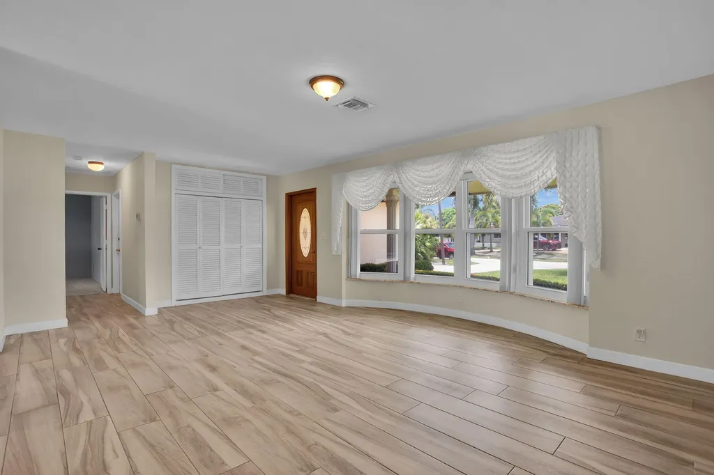 1910 NE 52nd Street NE Fort Lauderdale FL 33308