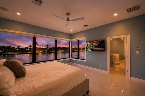 4555 W Tradewinds Avenue Lauderdale By The Sea FL 33308
