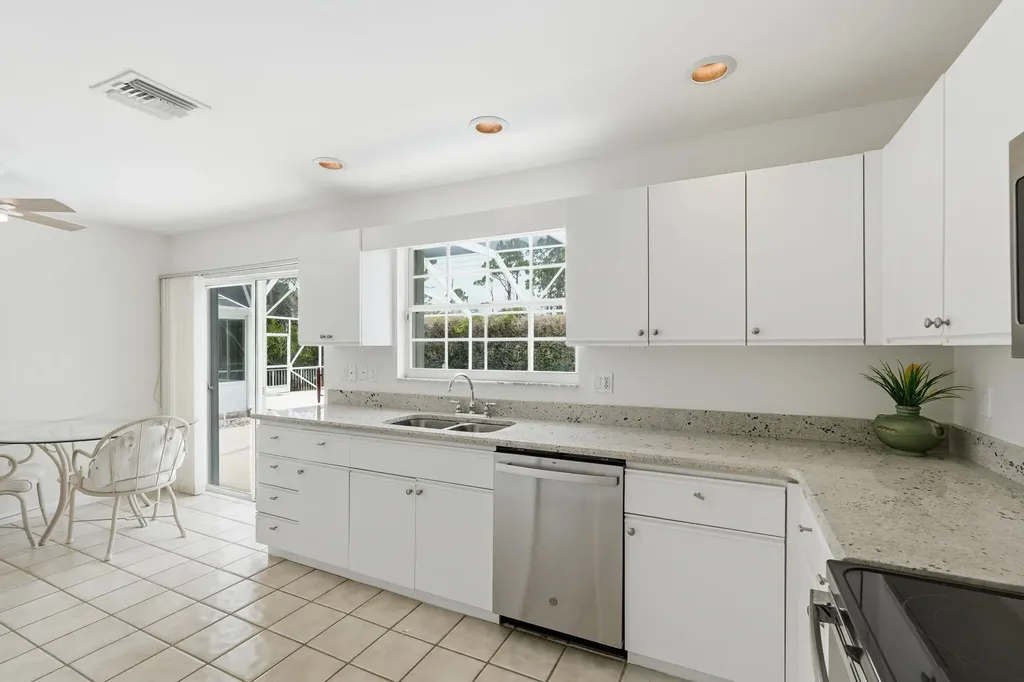 9205 SE Woods End Place Jupiter FL 33469