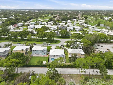 9205 SE Woods End Place Jupiter FL 33469