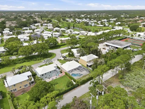 9205 SE Woods End Place Jupiter FL 33469