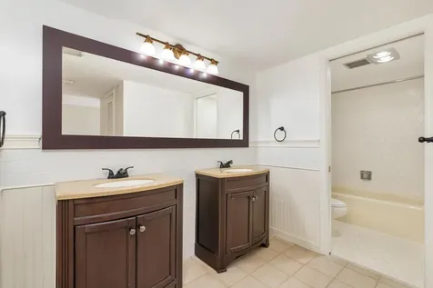 2000 Presidential Way West Palm Beach FL 33401