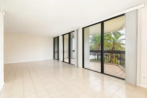 2000 Presidential Way West Palm Beach FL 33401
