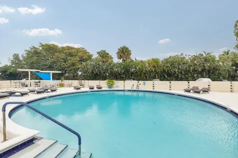 2000 Presidential Way West Palm Beach FL 33401