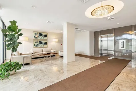 2000 Presidential Way West Palm Beach FL 33401