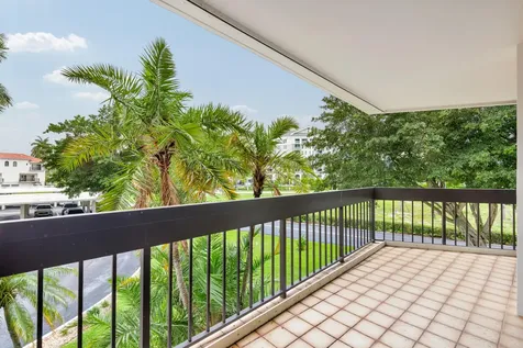 2000 Presidential Way West Palm Beach FL 33401