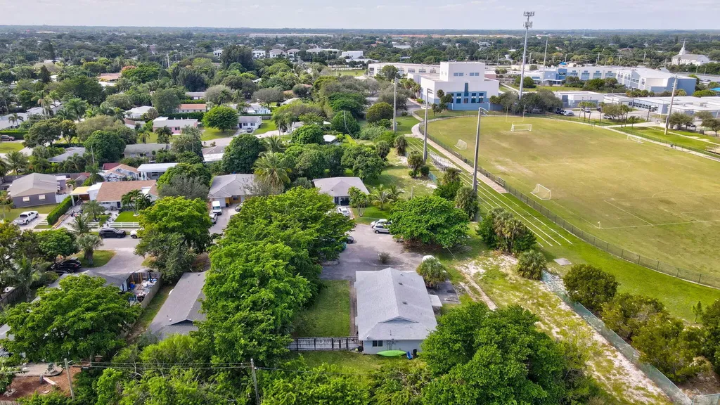 2227 NE 3rd Avenue Delray Beach FL 33444