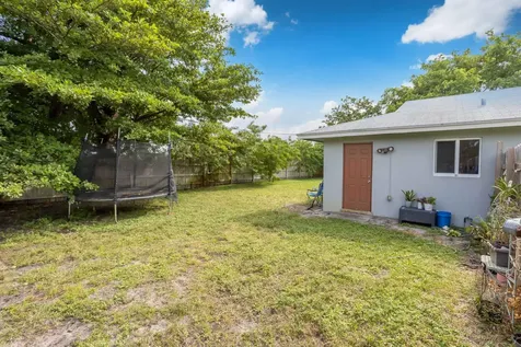 2227 NE 3rd Avenue Delray Beach FL 33444