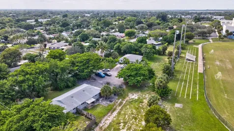 2227 NE 3rd Avenue Delray Beach FL 33444