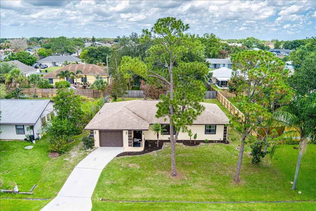963 SW Bay State Road Port St Lucie FL 34953
