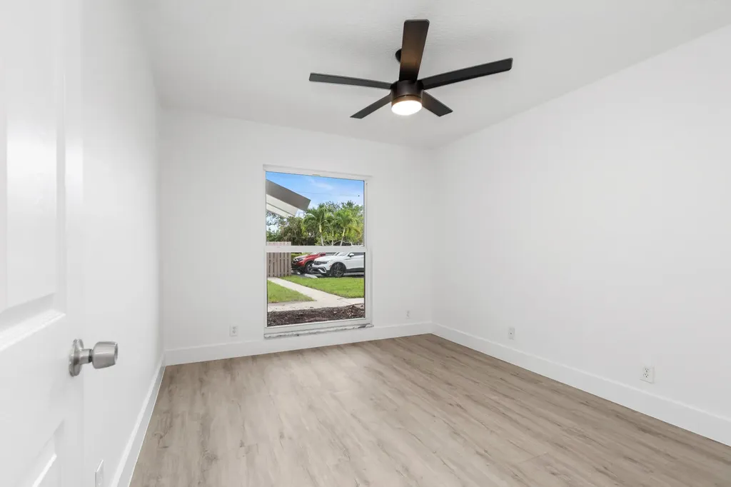 2737 Zorno Way Delray Beach FL 33445