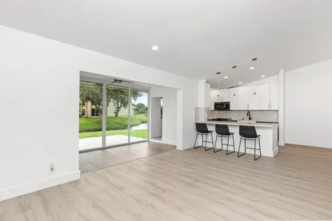 2737 Zorno Way Delray Beach FL 33445