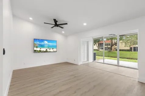 2737 Zorno Way Delray Beach FL 33445