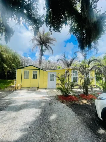 1305 W Midway Road Fort Pierce FL