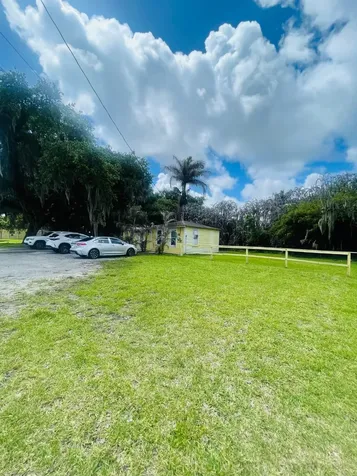 1305 W Midway Road Fort Pierce FL