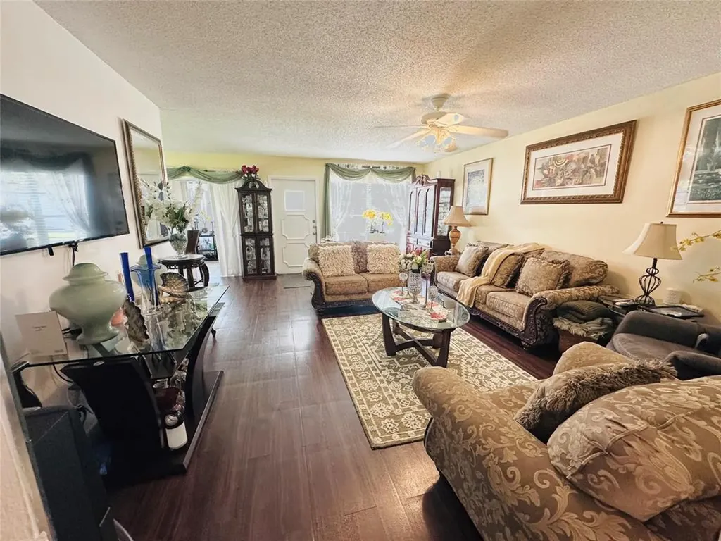 8431 NW 12th Street Plantation FL 33322