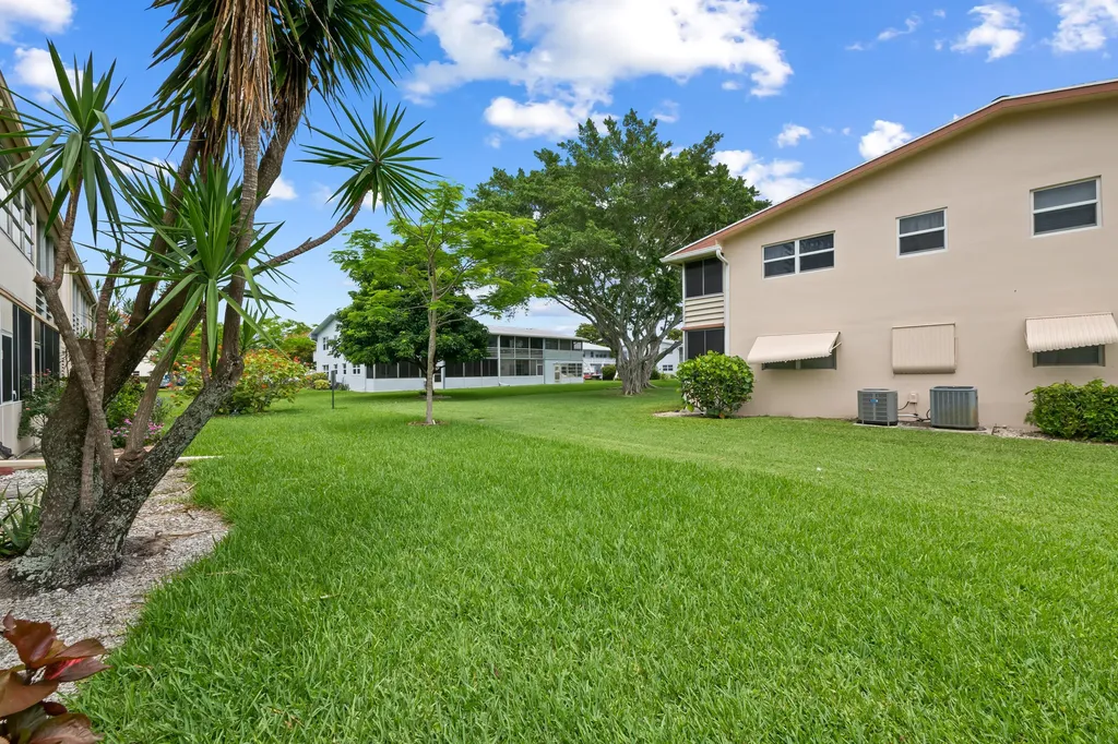 170 Canterbury West Palm Beach FL 33417
