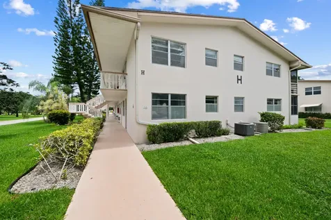 170 Canterbury West Palm Beach FL 33417