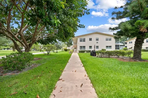 170 Canterbury West Palm Beach FL 33417