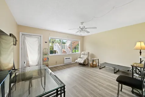 170 Canterbury West Palm Beach FL 33417