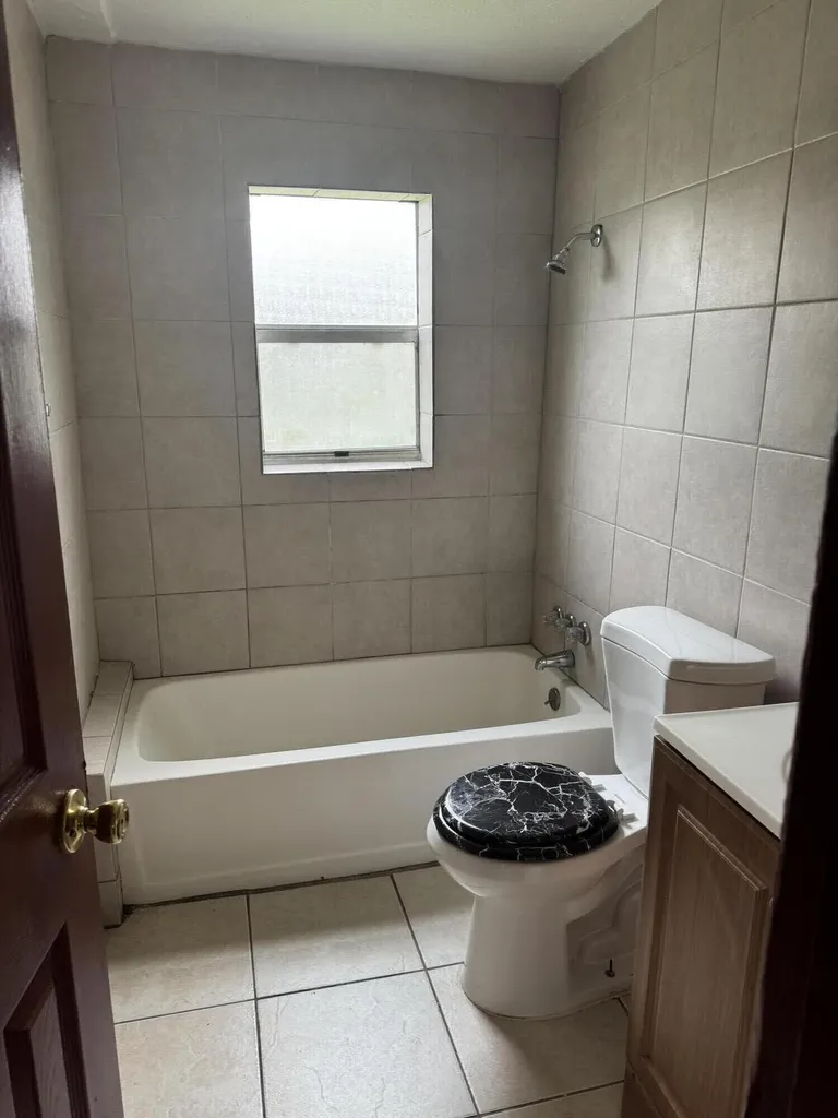 2221 NW 6th Court Fort Lauderdale FL 33311