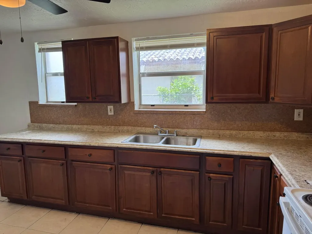 2221 NW 6th Court Fort Lauderdale FL 33311
