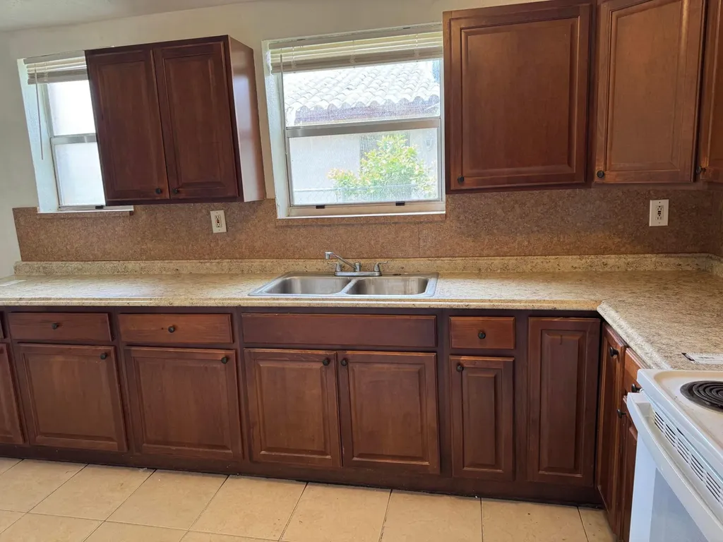 2221 NW 6th Court Fort Lauderdale FL 33311