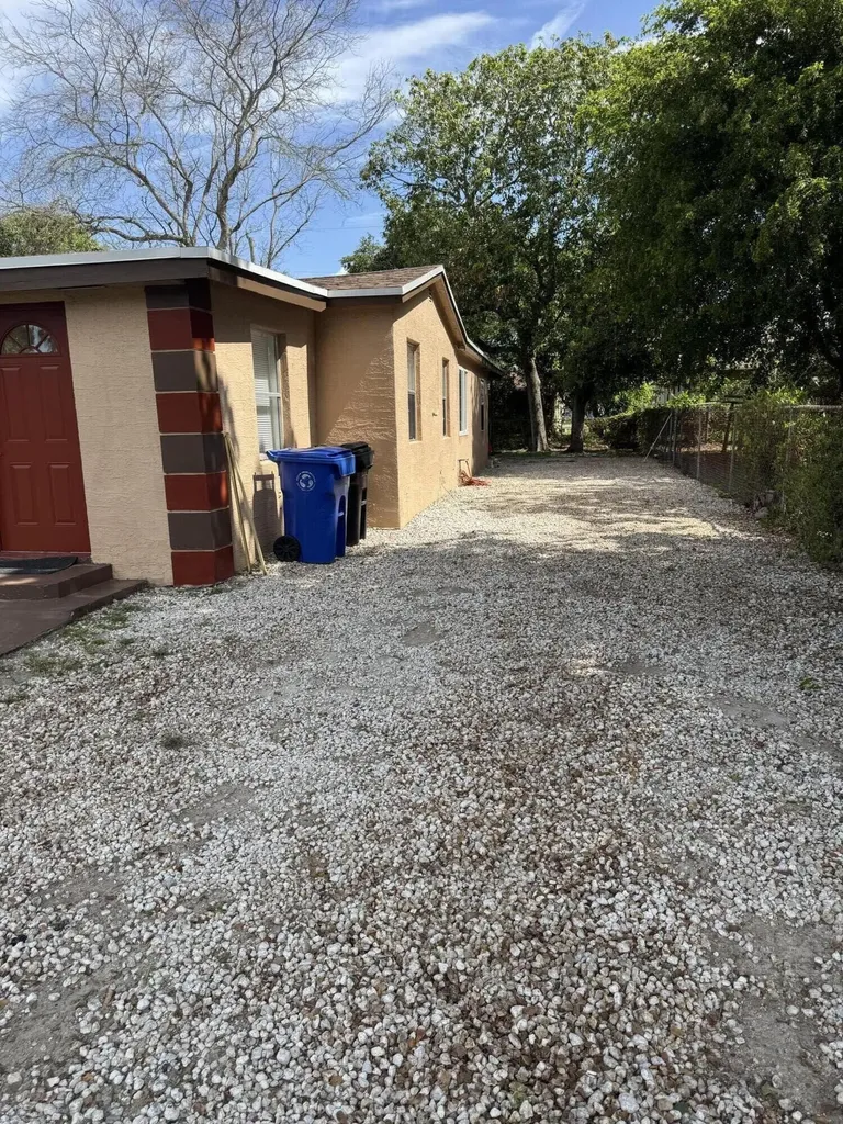 2221 NW 6th Court Fort Lauderdale FL 33311