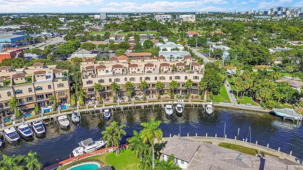 2254 SE 7th Street Pompano Beach FL 33062