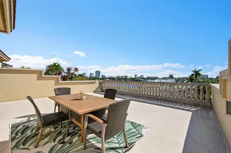 2254 SE 7th Street Pompano Beach FL 33062
