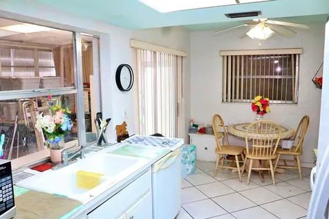 5715 NW 84th Terrace Tamarac FL 33321