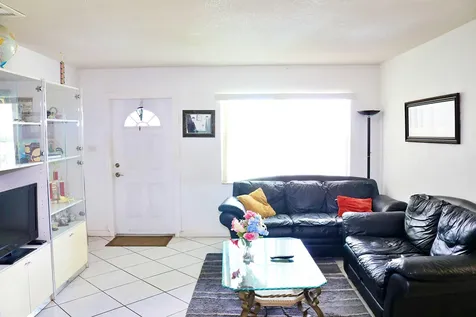 5715 NW 84th Terrace Tamarac FL 33321