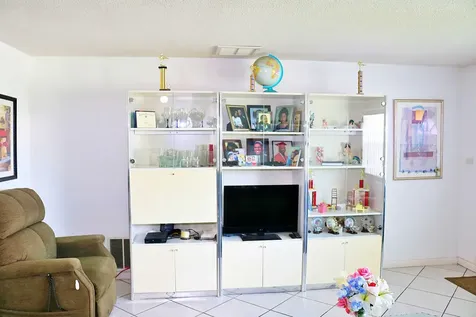 5715 NW 84th Terrace Tamarac FL 33321