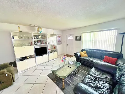 5715 NW 84th Terrace Tamarac FL 33321