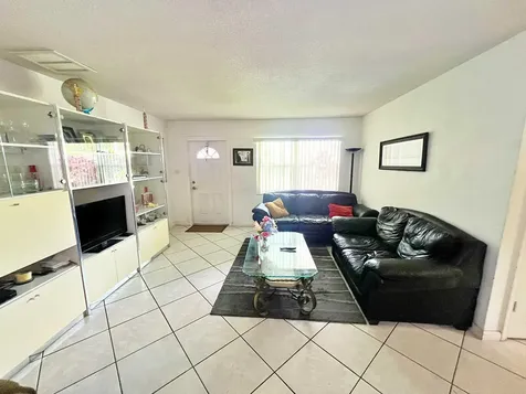 5715 NW 84th Terrace Tamarac FL 33321