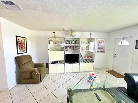 5715 NW 84th Terrace Tamarac FL 33321