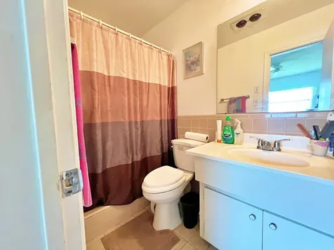 5715 NW 84th Terrace Tamarac FL 33321