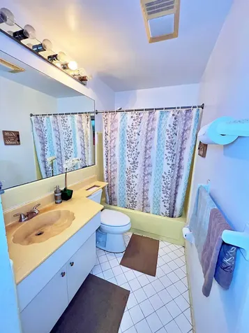 5715 NW 84th Terrace Tamarac FL 33321