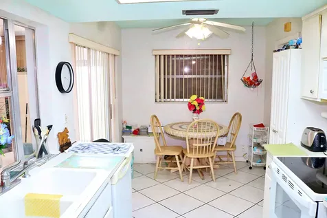 5715 NW 84th Terrace Tamarac FL 33321
