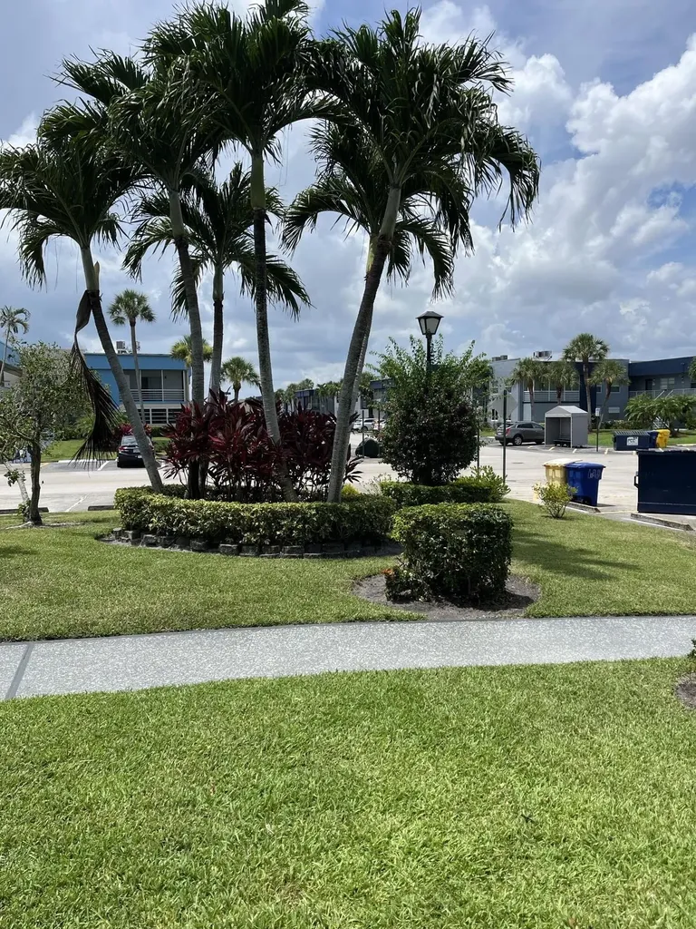 358 Burgundy H Delray Beach FL 33484