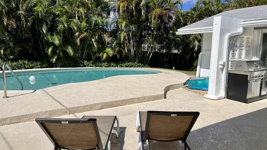 464 NW 11th Street Boca Raton FL 33432