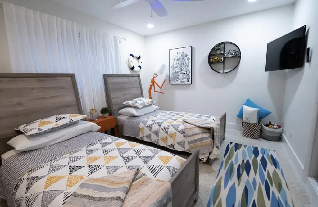 464 NW 11th Street Boca Raton FL 33432