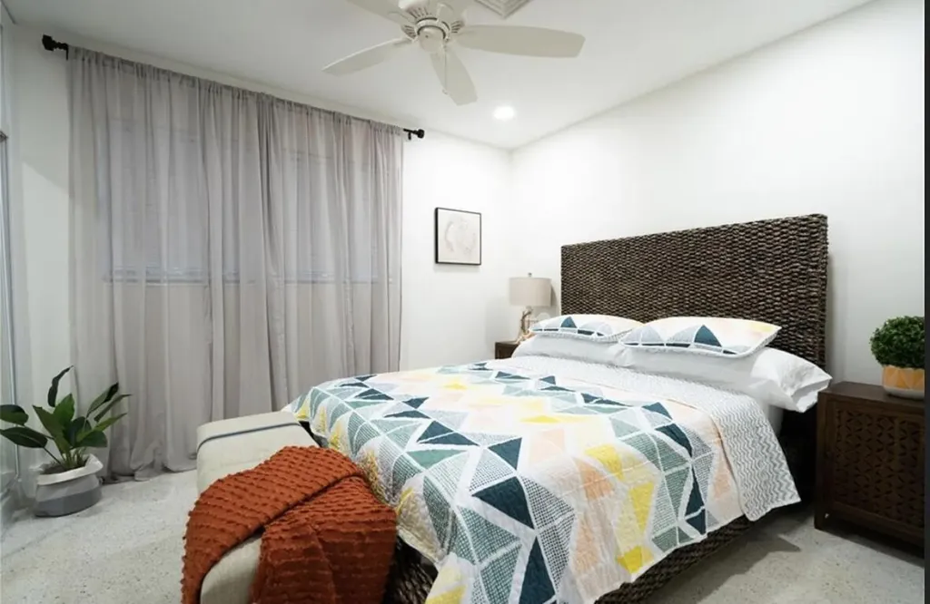 464 NW 11th Street Boca Raton FL 33432