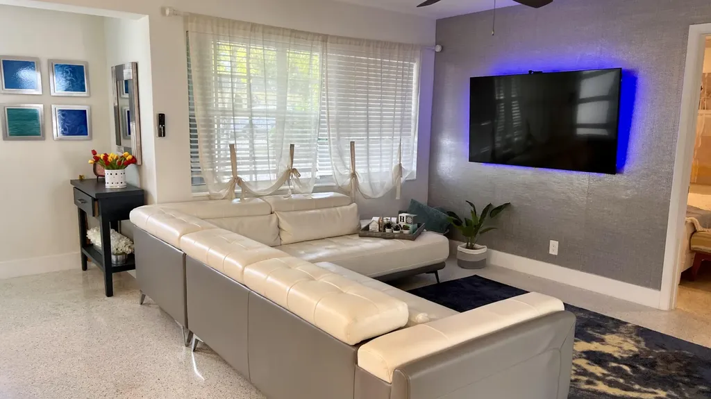 464 NW 11th Street Boca Raton FL 33432