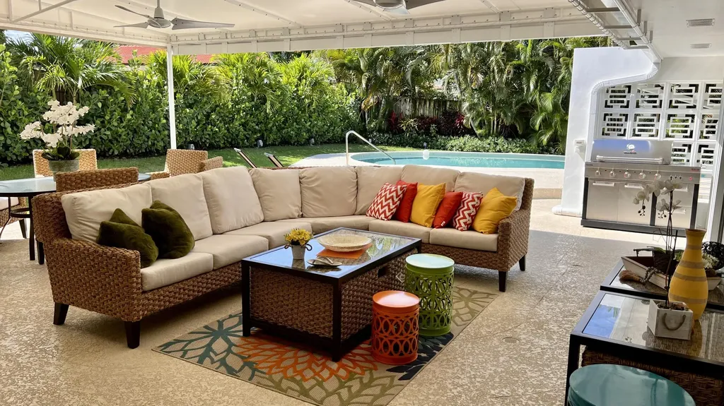 464 NW 11th Street Boca Raton FL 33432