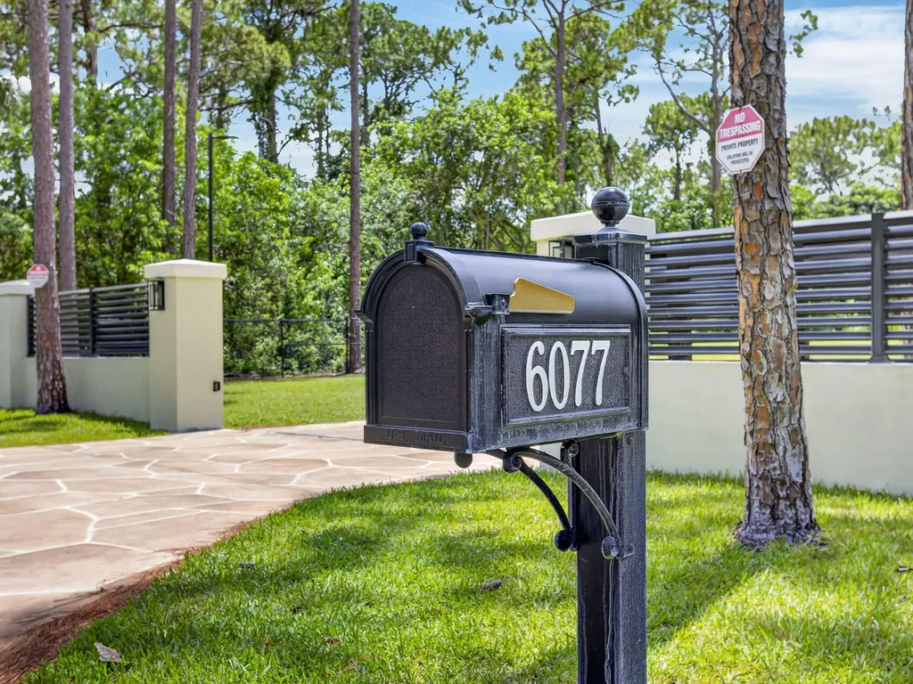 6077 NW 71st Terrace Parkland FL 33067